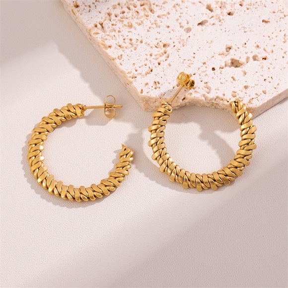 NEW💎18K Gold Braided Twisted Hoop Earrings* - Picture 3 of 12